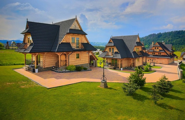 Charming 3-bedroom chalet with WiFi and big garden near Zakopane