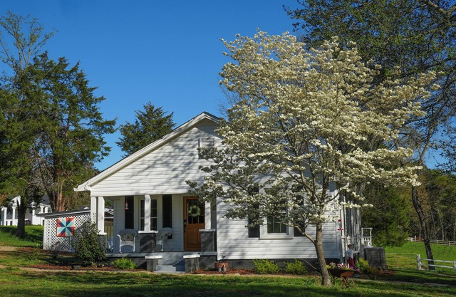 Charming 3 bedroom farmhouse retreat. Peaceful, scenic, and full of adventure.