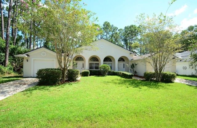 Charming 3-bedroom house in lovely Palm Coast near beach with back Patio