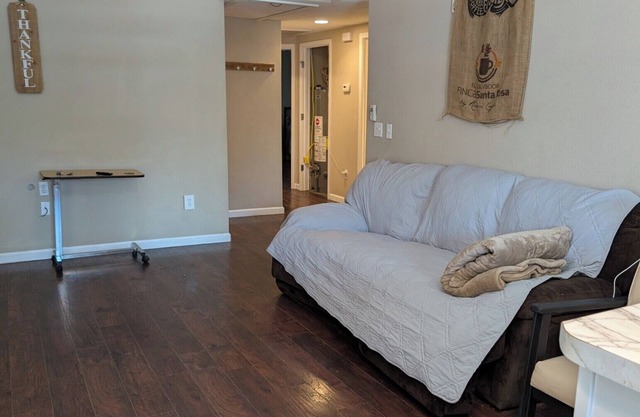 Charming 3-bedroom house in lovely Pocahontas with WiFi, AC