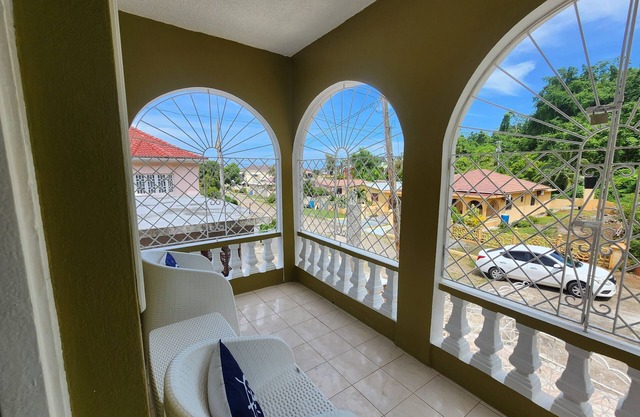 Charming 3-bedroom house in Boscobel , with WiFi access. 15 minutes fr Ocho Rios
