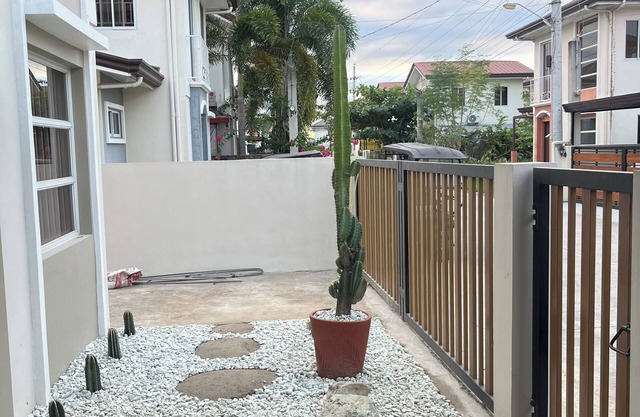 Charming 3-bedroom house with WiFi and AC in pleasant Bacolor Pampanga