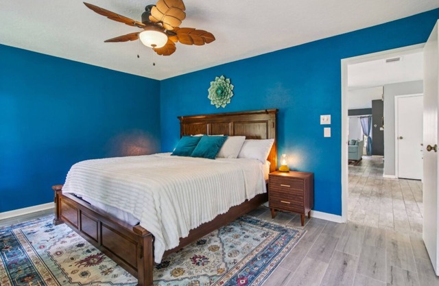 Charming 3-bedroom house with WiFi, AC in fabulous Houston