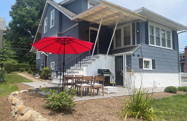 Charming 3-bedroom house in phenomenal Madison with AC, WIFI Great Location