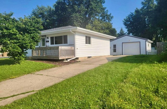 Charming 3-Bedroom House in Quiet Madison Suburb