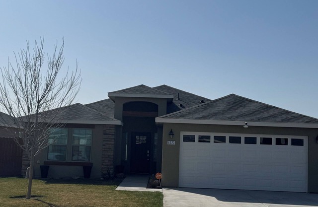 Charming 3-bedroom house with AC, WiFi in tranquil Hobbs