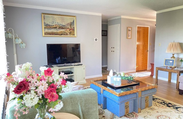 Charming 3-bedroom house in serene Granite Bay with AC, WiFi