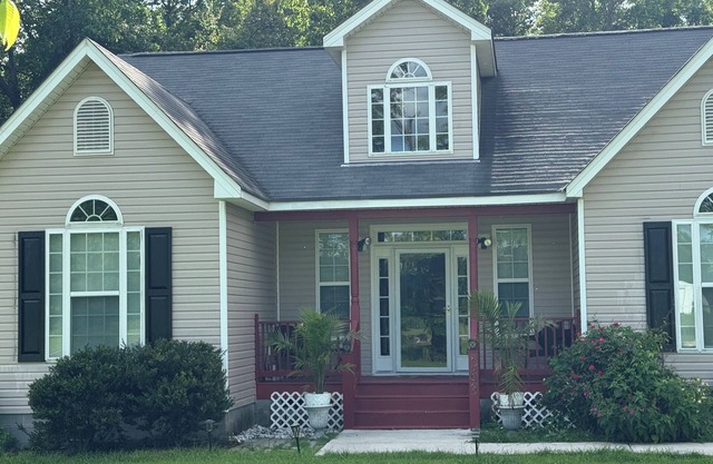 Charming 3-bedroom house in Saint Pauls with AC, WiFi