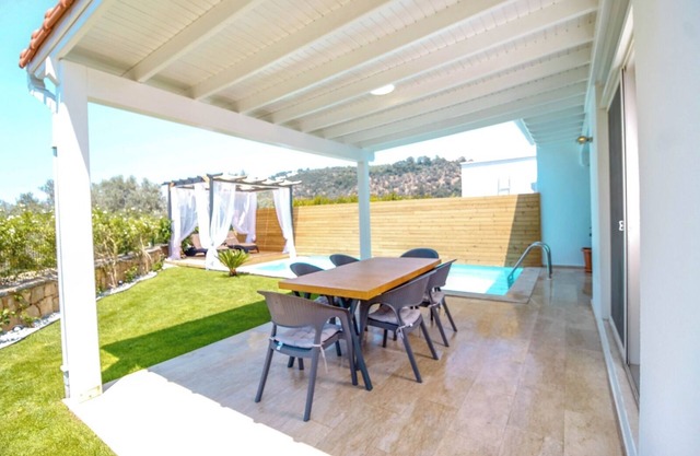Charming 3-bedroom villa with private pool, air conditioning and WiFi in Torba