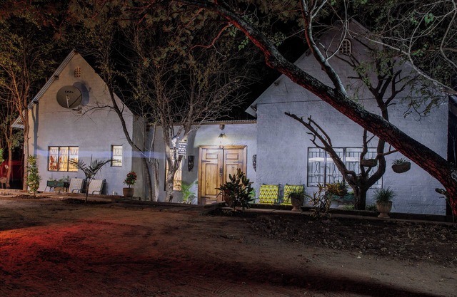 Charming 3-Bedroom Rustic Luxury Farmhouse — Minutes from the Victoria Falls