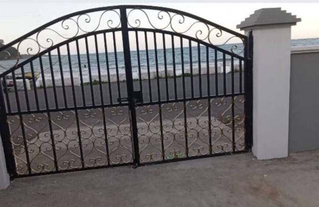 Charming 3-bedrooms house in lovely Port Maria with AC, and WiFi and hot water