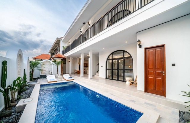 Charming 3 BR Villa in Amazing Canggu Bali with Swimming Pool