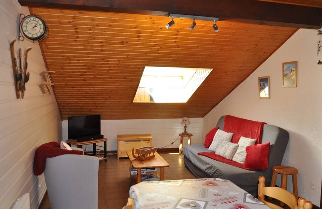 Charming 3-Room Flat Near Village Center – Summer Multi Pass at €3/Day!