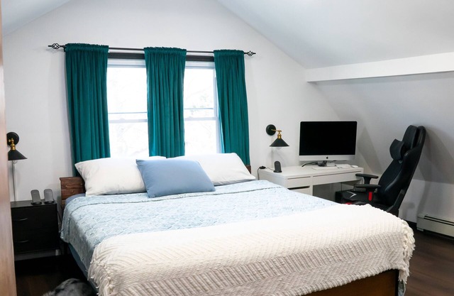 Charming 3BR Retreat WiFi, AC & Serenity in West Hempstead