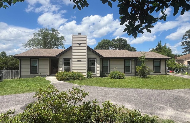 Charming 4-bedroom house with AC, WiFi in welcoming Southport