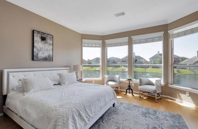 Charming 4-bedroom house with WiFi and AC in Cypress