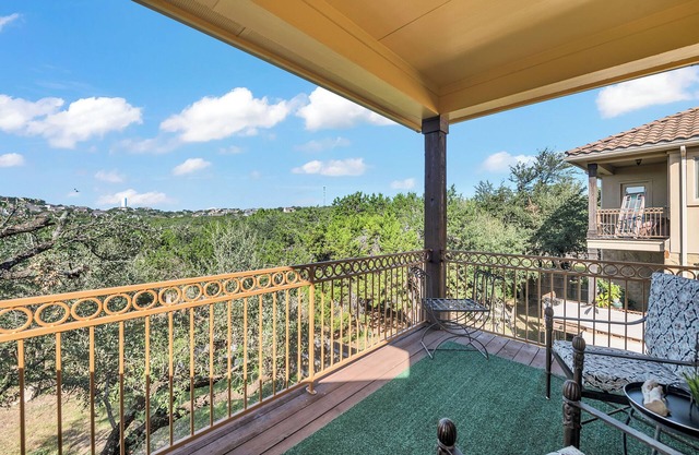 Charming 4-bedroom house in delightful LakeWay with AC