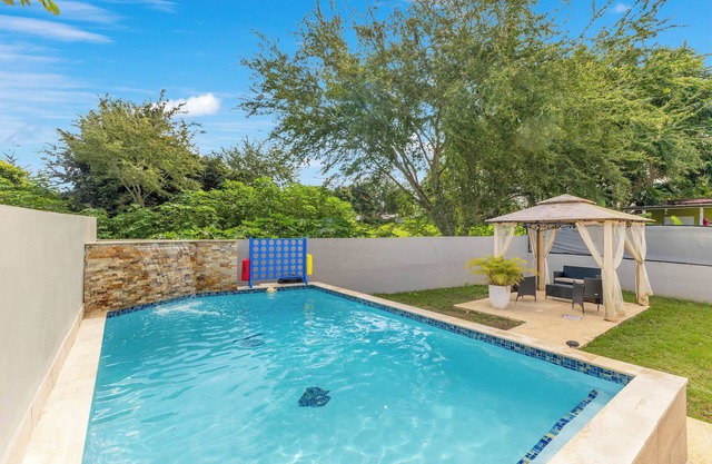 Charming 4-bedroom house with AC, WiFi in lovely Manati