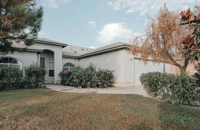 Charming 4-bedroom house with WiFi, fitness room in welcoming Madera