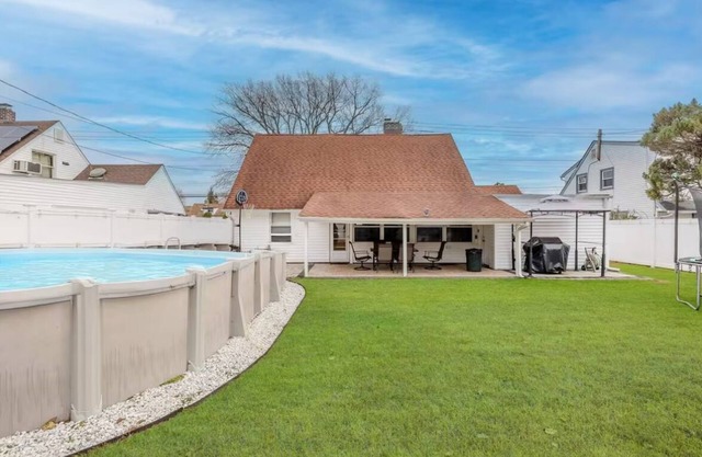 Charming 4-bedroom villa with Pool