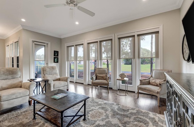 Charming 4BR/4BA Sandestin Retreat: Golf Cart, Pools, Beach Access, Sleeps 10