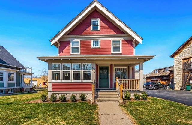 Charming 5-bedroom house in Cedarburg