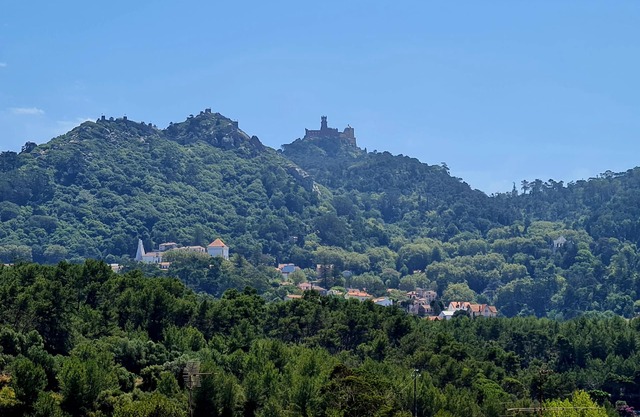 Charming accommodation overlooking the Sintra Mountains