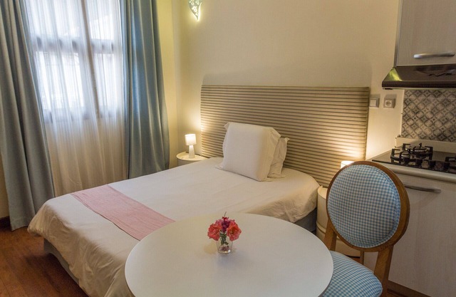 Charming and comfortable studio in the heart of the city close to restaurants