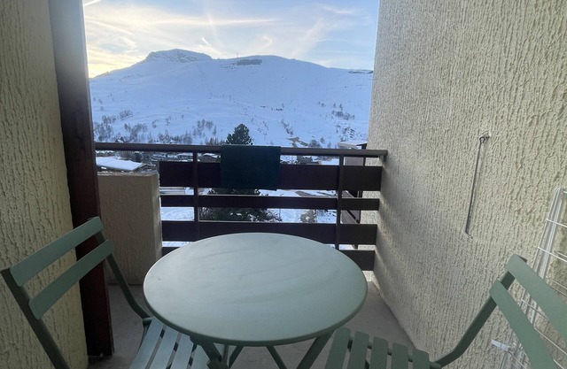 Charming apartment for 4 people, ski in, ski out