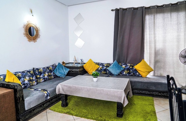 Charming Apt with Pool, Sea View & Large Terrace, in peaceful Imi Ouaddar