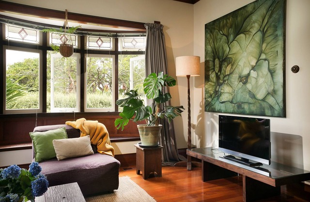 Charming Artist retreat with subtropical garden