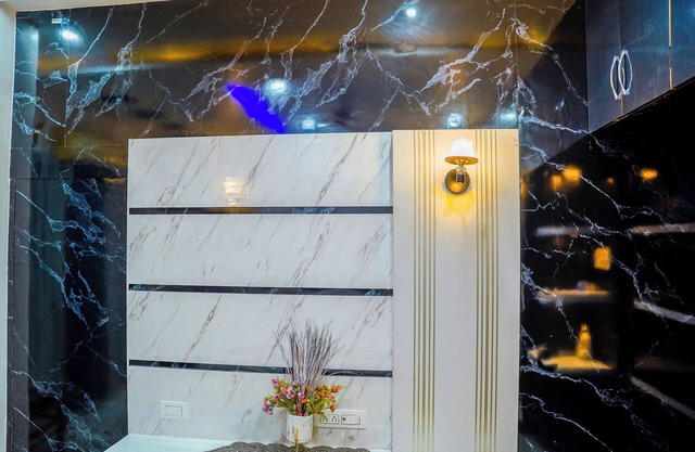 "Charming Banaras Retreat: Cozy 2-Bedroom Apartment in the Heart of Varanasi"