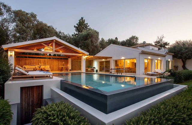 Charming Beachfront Retreat with Pool in Corfu