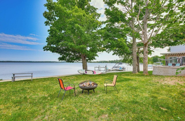 Charming Bear Lake Cottage w/Dock & Paddleboards!