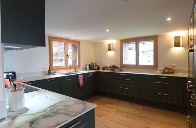 Charming brand new chalet, completely renovated, with bright and spacious rooms, located towards the