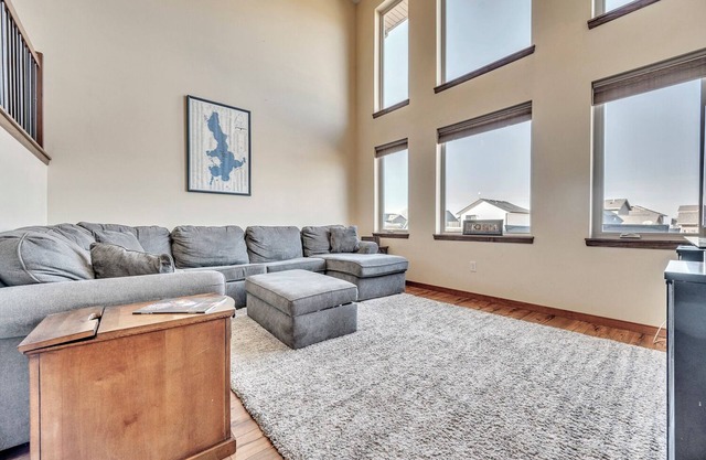 Charming Bridges Bay Cabin! Waterpark & Pet Friendly