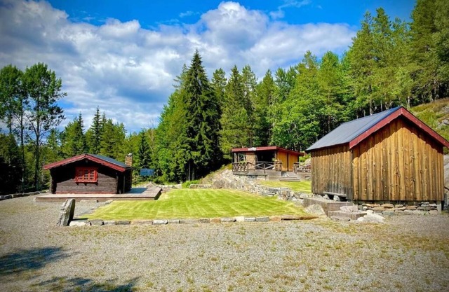 Charming cabin from the 1900s in scenic surroundings