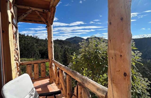 Charming cabin just outside of Cuenca. Enjoy peace and serenity of the mountains