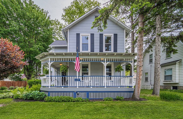 Charming century home in the heart of Willoughby walking distance to everything!