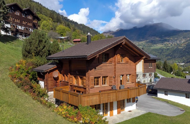 Charming Chalet Cresta in Fiesch – detached, with views of the Valais Alps