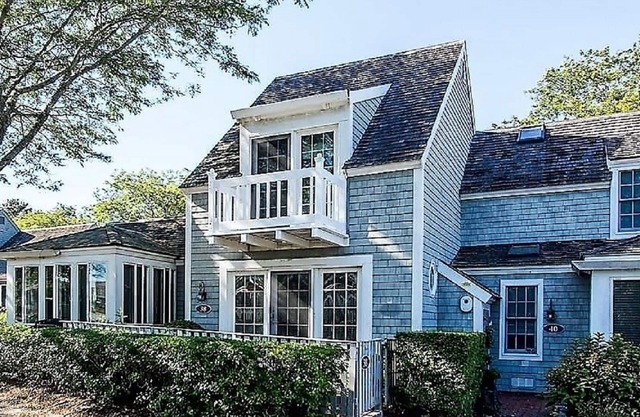 Charming Coastal Cottage w/Ocean views & Early Check-in