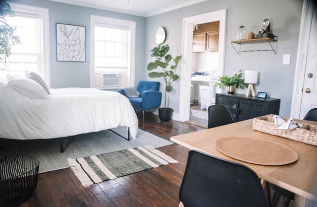 Charming condo in Walkable Downtown Leesburg