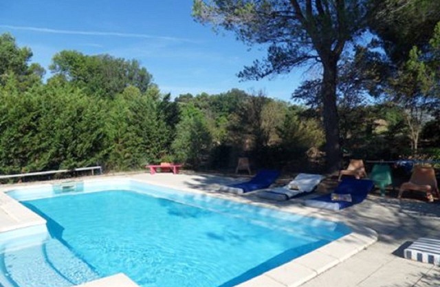 Charming cottage on the banks of the Hérault