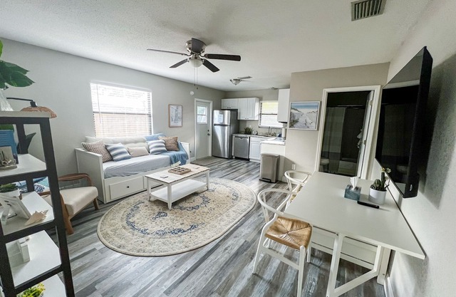 Charming Cottage in Dunedin close to beaches