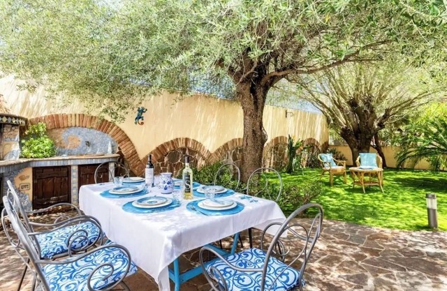 Charming cottage in Cala Gonone! IUN. GOV. EN/P7508