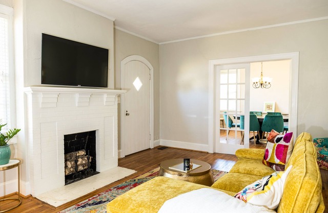 Charming cottage near downtown Opelika!