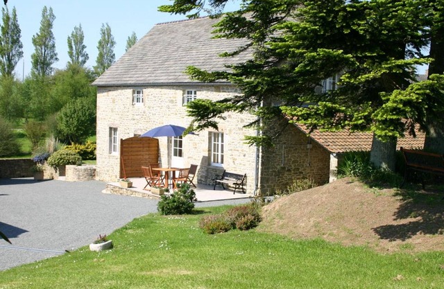 Charming Cottage Near Scenic Ports - Wifi, Garden, BBQ, Parking, Cozy Interior