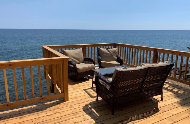 Charming Cottage On Lake Superior-15 minutes from Grand Marais and Lutsen