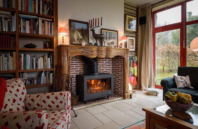 Charming cottage with game room and home cinema near Tronçais ponds