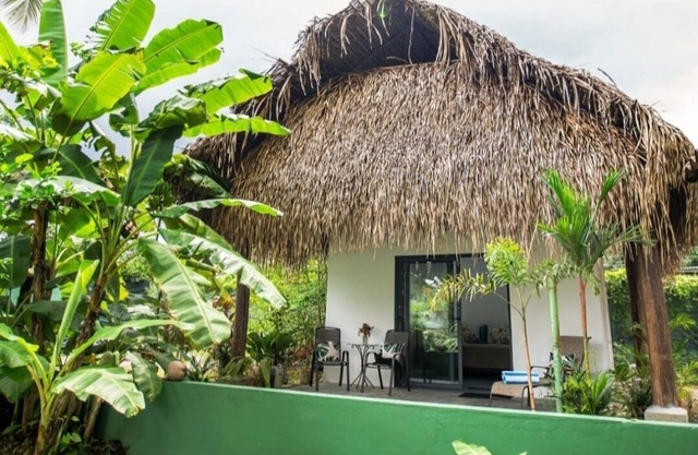 Charming cottage with 2 separate beds and a beautiful view of the river